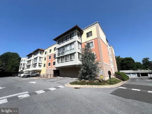 Property Slideshow image 2 of 27 | 14805 pennfield cir 307, Silver Spring, MD, 20906