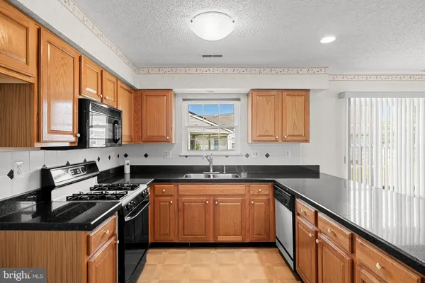 Property Slideshow image 2 of 40 | 504 saint martin ct, Williamstown, NJ, 08094