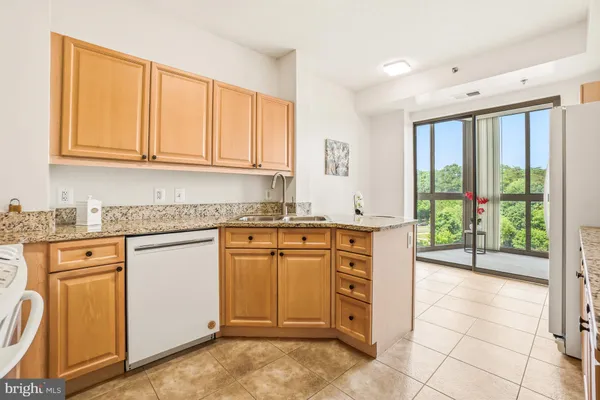 Property Slideshow image 3 of 33 | 3100 n leisure world blvd 420, Silver Spring, MD, 20906