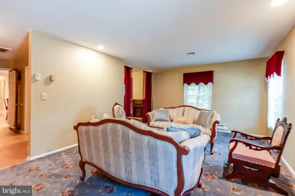 Property Slideshow image 2 of 32 | 162 huntington dr, Southampton Twp, NJ, 08088