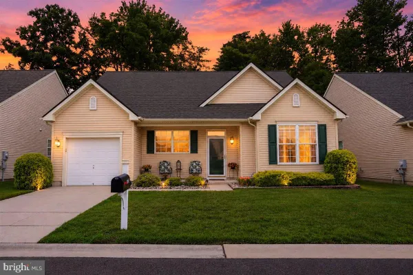 Property Slideshow image 3 of 27 | 261 heritage way, Woodbury, NJ, 08096