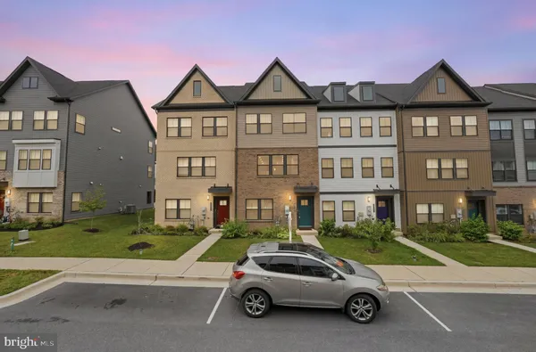 Property Slideshow image 2 of 35 | 828 teacher mitchell rd, Glen Burnie, MD, 21060