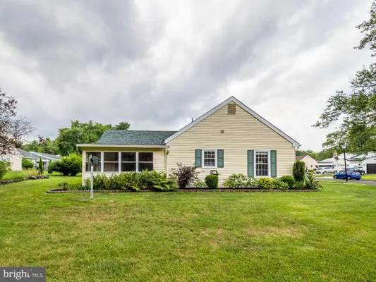 Property Slideshow image 3 of 23 | 36 heather pl, Southampton, NJ, 08088