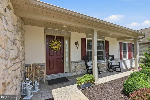 Property Slideshow image 3 of 34 | 726 heather rdg, Manheim, PA, 17545