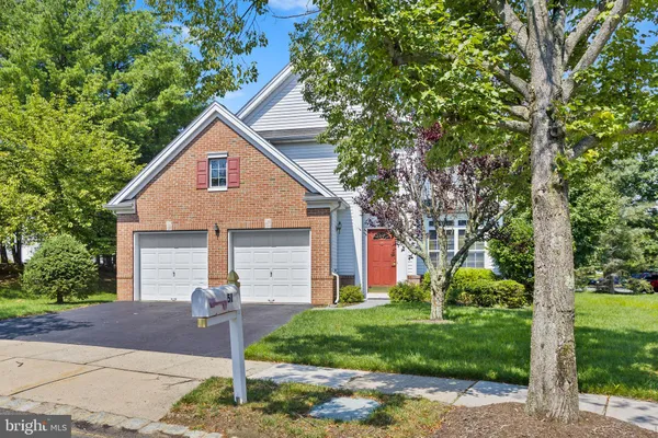 Property Slideshow image 2 of 22 | 51 pinflower la la, Princeton Junction, NJ, 08550