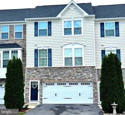 Property Slideshow image 2 of 5 | 105 fritillary ct, Lake Frederick, VA, 22630