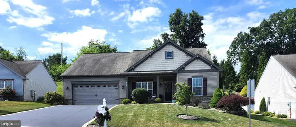 Property Slideshow image 2 of 24 | 928 sweetbay ln, Lebanon, PA, 17046