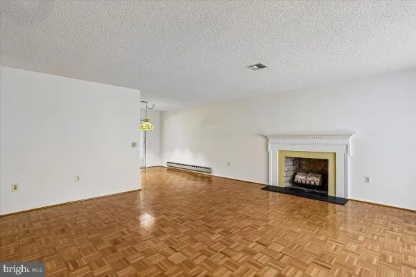 Property Slideshow image 3 of 22 | 15133 vantage hill rd 7-c, Silver Spring, MD, 20906