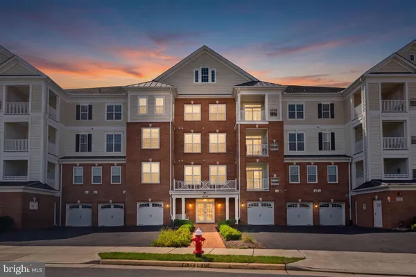 Property Slideshow image 2 of 49 | 44589 york crest ter 405, Ashburn, VA, 20147