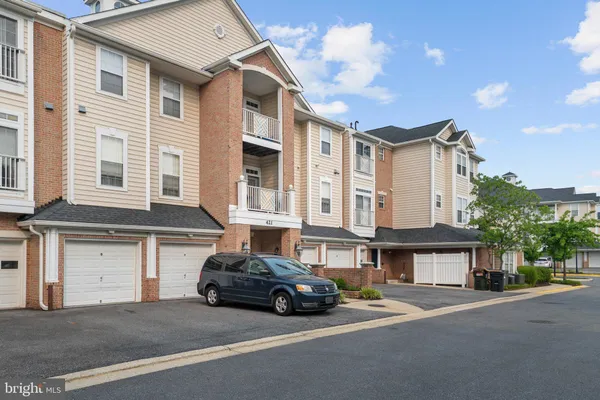 Property Slideshow image 2 of 71 | 421 hamlet club dr 305, Edgewater, MD, 21037