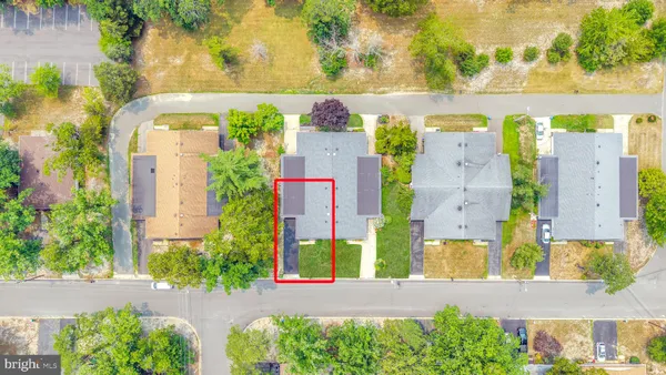 Property Slideshow image 3 of 22 | 16 sycamore rd b, Manahawkin, NJ, 08050