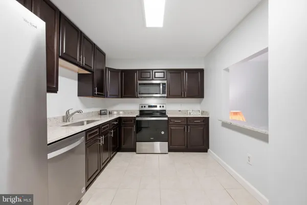 Property Slideshow image 3 of 26 | 15100 interlachen dr 4-124, Silver Spring, MD, 20906