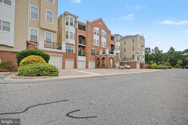 Property Slideshow image 2 of 33 | 8612 fluttering leaf trl 208, Odenton, MD, 21113