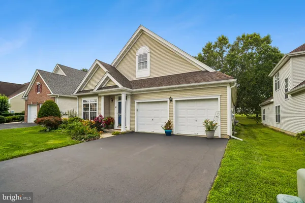 Property Slideshow image 2 of 59 | 40 rainflower ln, West Windsor, NJ, 08550