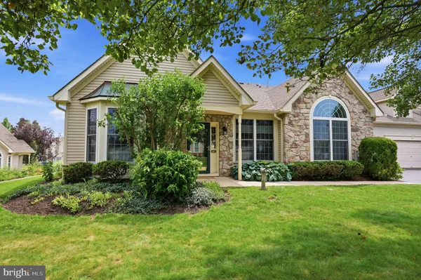 Property Slideshow image 2 of 27 | 307 starflower ln, Langhorne, PA, 19047