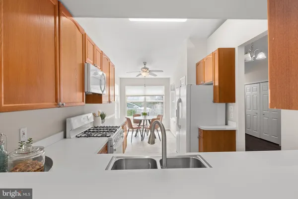 Property Slideshow image 3 of 87 | 11248 summerlake blvd, Fredericksburg, VA, 22407