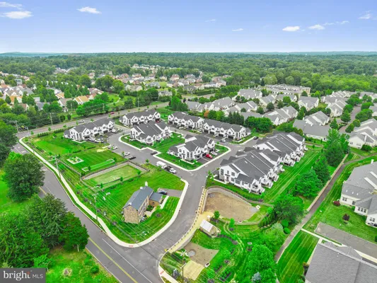 Property Slideshow image 3 of 32 | 514 fullerton farm ct 18, Chalfont, PA, 18914