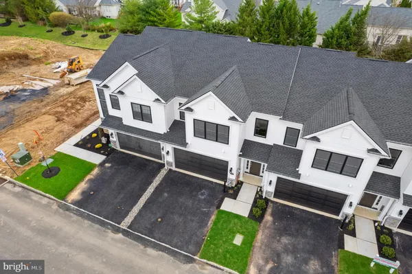 Property Slideshow image 2 of 32 | 514 fullerton farm ct 18, Chalfont, PA, 18914