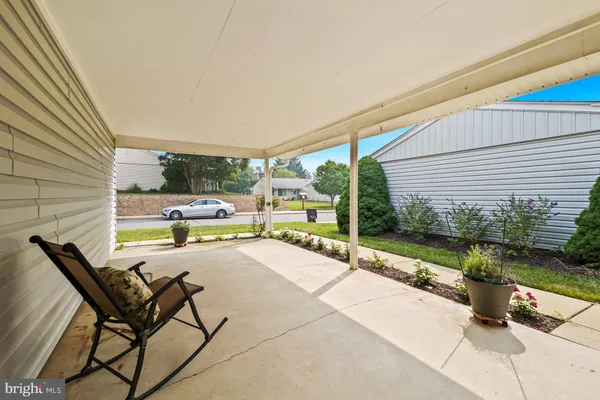 Property Slideshow image 3 of 43 | 15430 bramblewood dr 22-b, Silver Spring, MD, 20906