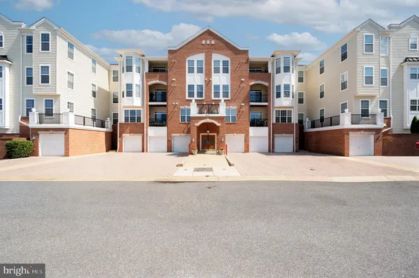 Property Slideshow image 2 of 38 | 8615 wandering fox trl 308, Odenton, MD, 21113