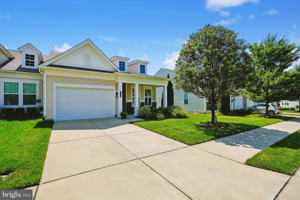 Property Slideshow image 2 of 48 | 132 long point dr, Fredericksburg, VA, 22406