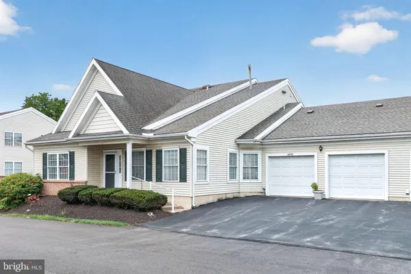 Property Slideshow image 2 of 32 | 4690 blue grass ln, Macungie, PA, 18062