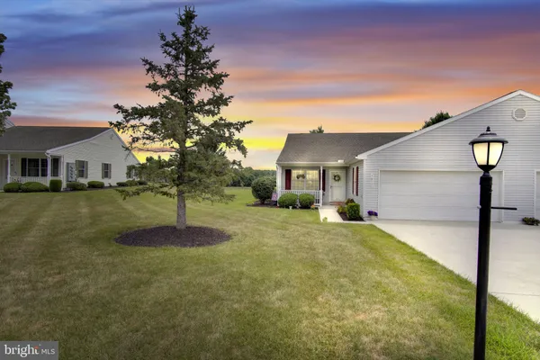 Property Slideshow image 2 of 38 | 1411 chami dr, Spring Grove, PA, 17362