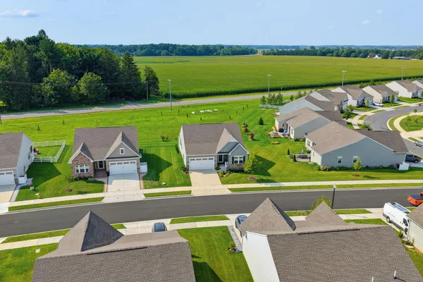 Property Slideshow image 3 of 57 | 272 anglesey dr, Middletown, DE, 19709
