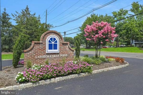 Property Slideshow image 3 of 31 | 214 point ct, Lawrenceville, NJ, 08648