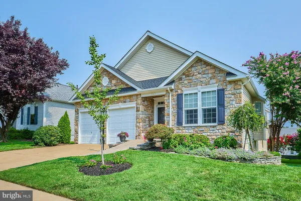 Property Slideshow image 3 of 69 | 3941 solstice ln, Dumfries, VA, 22025