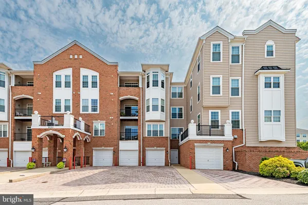 Property Slideshow image 2 of 43 | 8605 wandering fox trl 105, Odenton, MD, 21113