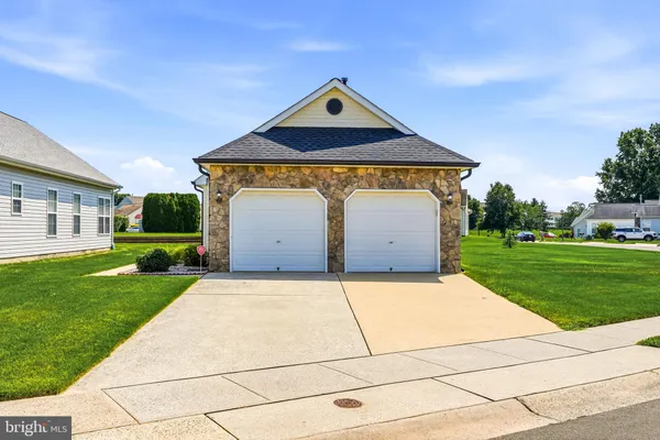 Property Slideshow image 2 of 49 | 14 spring ln, Edgewater Park, NJ, 08010