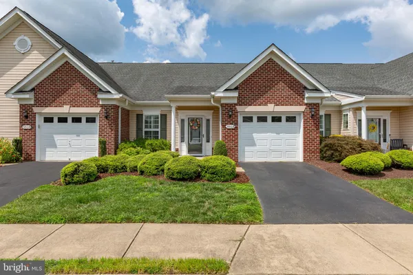Property Slideshow image 3 of 38 | 9502 airdrie ln, Fredericksburg, VA, 22408
