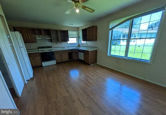 Property Slideshow image 3 of 13 | 53 deep hollow ln, Columbus, NJ, 08022