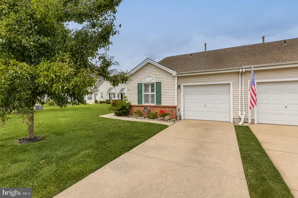 Property Slideshow image 3 of 44 | 30 raleigh dr, Mount Laurel, NJ, 08054