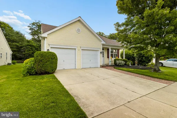 Property Slideshow image 2 of 27 | 226 night hawk cir, West Deptford, NJ, 08086