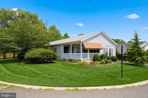 Property Slideshow image 2 of 34 | 60 fort lee dr, Manahawkin, NJ, 08050