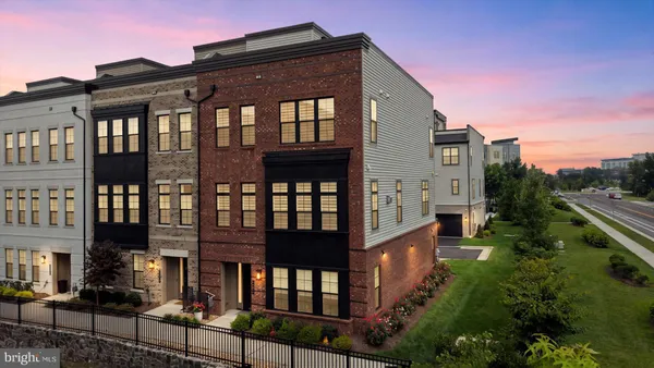 Property Slideshow image 2 of 56 | 43931 norman news ter, Ashburn, VA, 20147