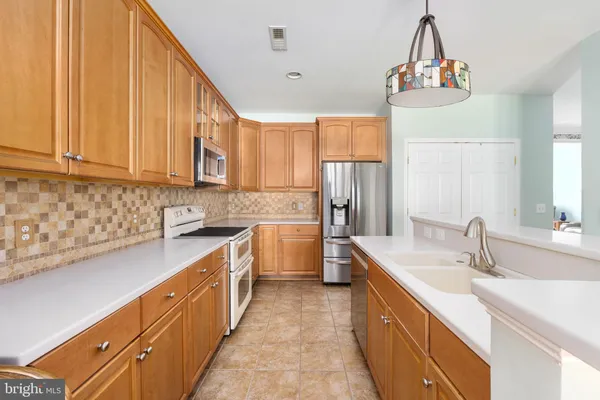 Property Slideshow image 3 of 44 | 8605 liberty trl, Manassas, VA, 20110