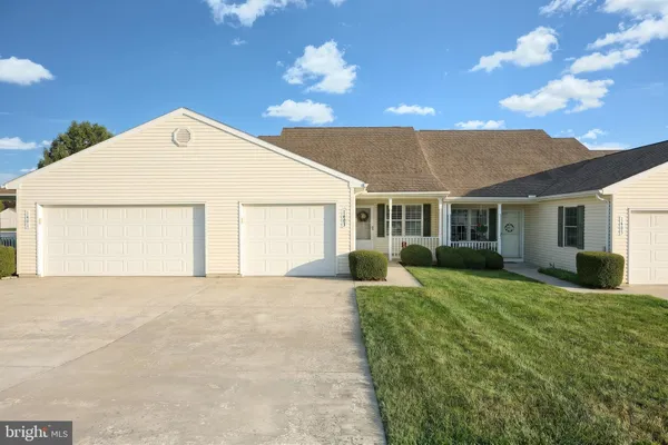 Property Slideshow image 2 of 25 | 1403 chami dr 5, Spring Grove, PA, 17362