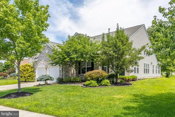 Property Slideshow image 2 of 53 | 5 maplegrove ct, Woolwich Twp, NJ, 08085
