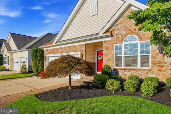 Property Slideshow image 3 of 53 | 6 mitchell ct, Marlton, NJ, 08053