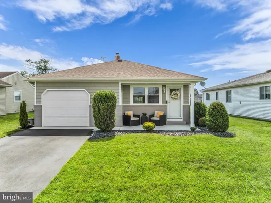 Property Slideshow image 2 of 27 | 10 mirador ct, Toms River, NJ, 08757