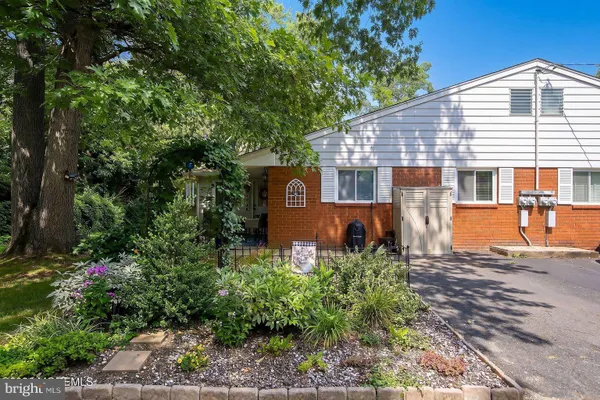 Property Slideshow image 3 of 19 | 3 robin st c, Manchester, NJ, 08759