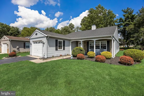 Property Slideshow image 2 of 41 | 16 andover ct, Southampton, NJ, 08088