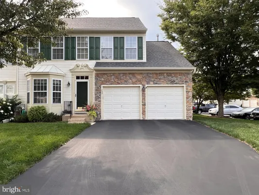Property Slideshow image 2 of 71 | 760 wisteria dr, Warrington, PA, 18976