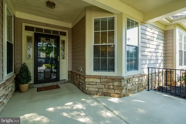 Property Slideshow image 2 of 53 | 6128 beton ct, Gainesville, VA, 20155
