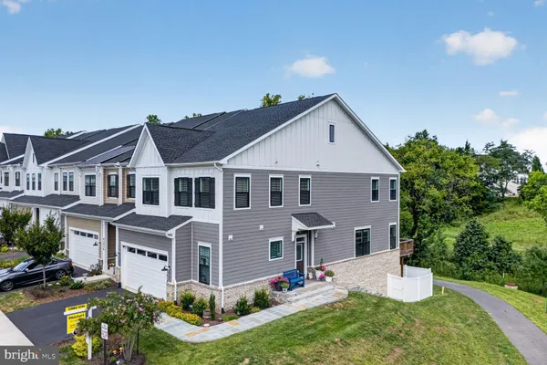 Property Slideshow image 2 of 52 | 43928 maritime song ter, Leesburg, VA, 20176