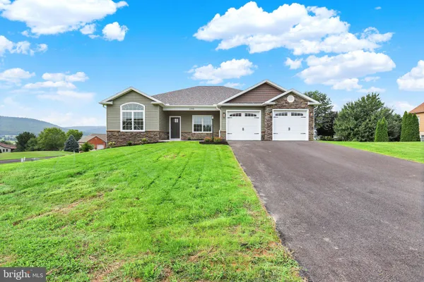Property Slideshow image 2 of 39 | 6358 saucon valley dr, Fayetteville, PA, 17222