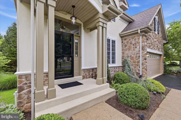 Property Slideshow image 2 of 54 | 142 silver tail ln, New Hope, PA, 18938